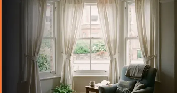 Choosing curtains for bay windows
